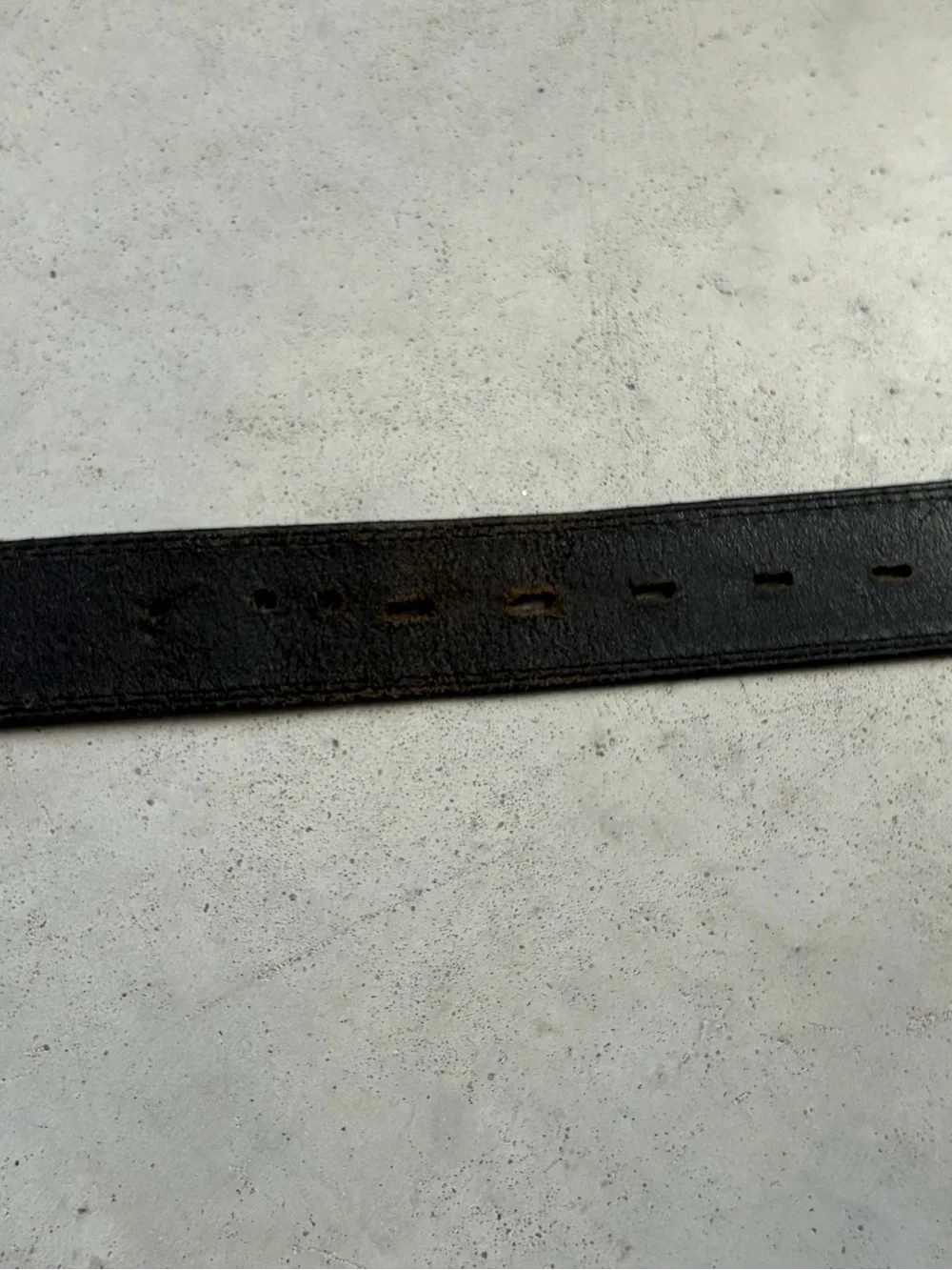 ⁠John Deere Black Top Grain Leather Contrast Stitch Belt 40⁠